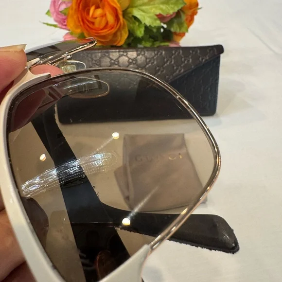 Authentic Gucci Sunglasses - Picture 5 of 12